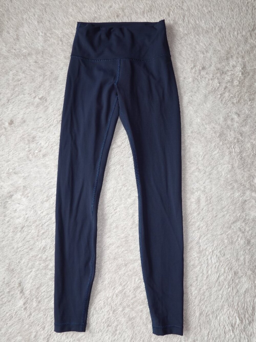 Women's Size 6 Lululemon True Navy Wunder Train High-Rise Tight 28", Like New!